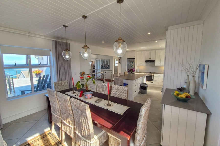 4 Bedroom Property for Sale in Oceanview Heights Western Cape